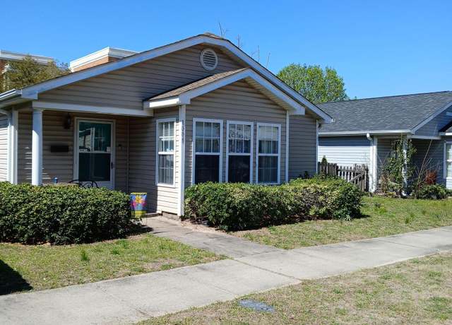 Property at 1008 S 10th St, Wilmington, NC 28401, 3 beds, 2 baths