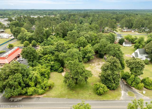 Property at 1501 W Broad St, Elizabethtown, NC 28337