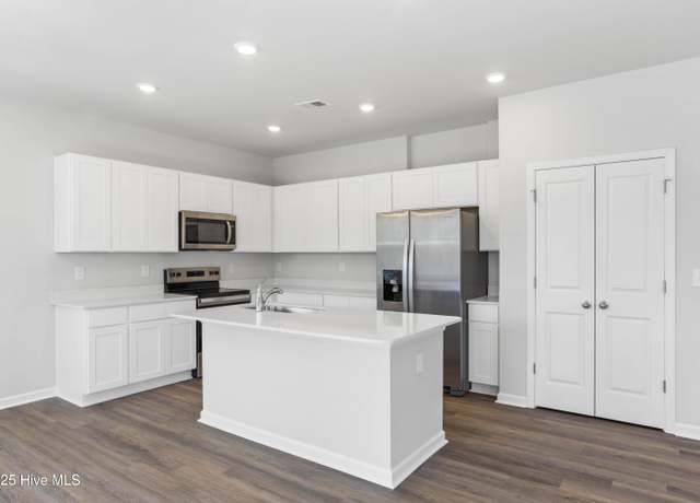 Property at 509 Sandy Hollow Dr #13, Jacksonville, NC 28540, 3 beds, 2.5 baths