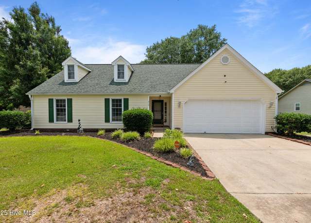 Property at 215 Forest Oaks Dr, New Bern, NC 28562, 3 beds, 2 baths