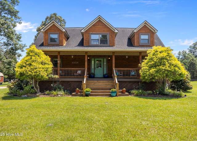 Property at 3766 Brittwood Dr, Grimesland, NC 27837, 3 beds, 2.5 baths