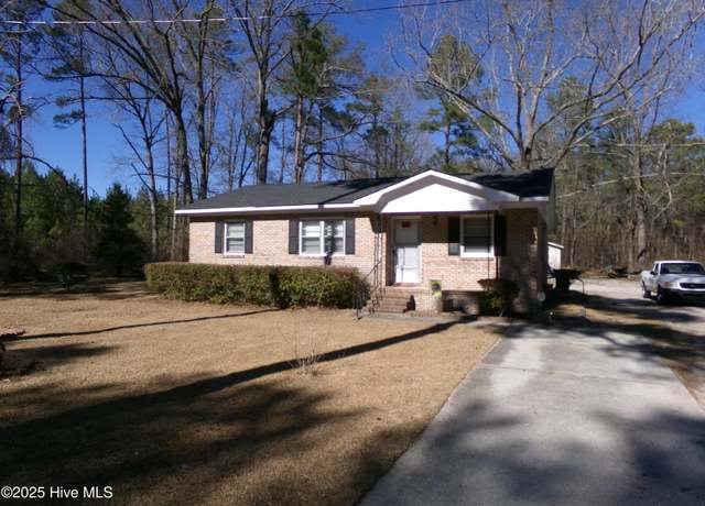 Property at 22701 Old Lumberton Rd, Maxton, NC 28364, 3 beds, 1 bath