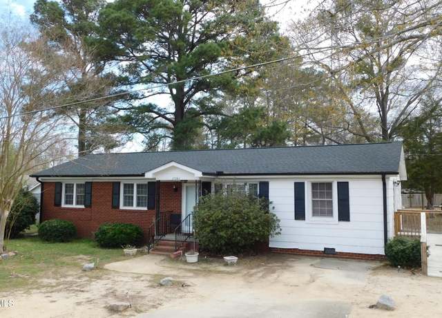 Property at 17261 Harvell Ln, Laurinburg, NC 28352, 3 beds, 2 baths