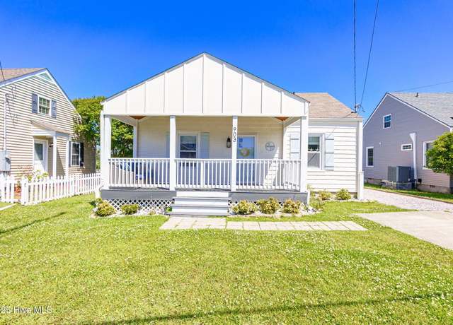 Property at 903 Live Oak St, Beaufort, NC 28516, 3 beds, 2 baths