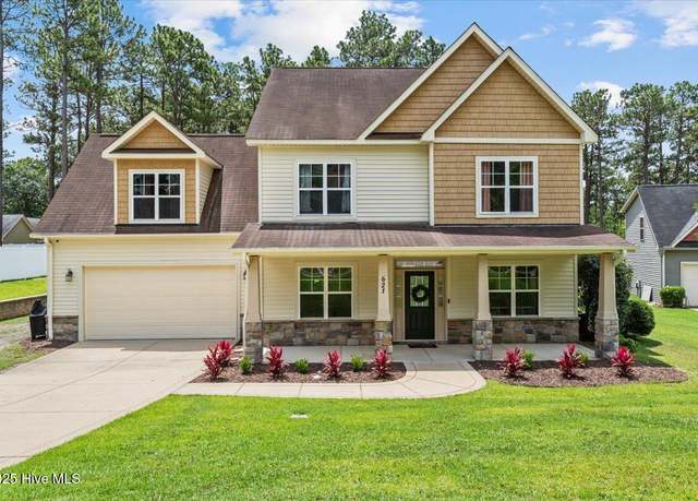 Property at 621 Longleaf Rd, Aberdeen, NC 28315, 5 beds, 2.5 baths
