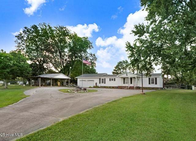 Property at 2582 Bakers Chapel Rd, Smithfield, NC 27577, 3 beds, 2 baths