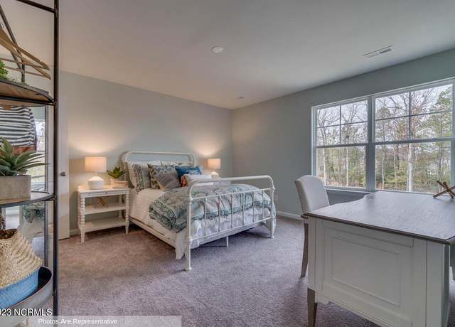 Property at 2003 Minnette Cir, New Bern, NC 28562, 3 beds, 2.5 baths