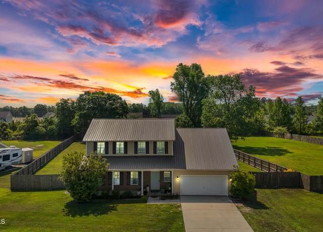 Property at 110 Hardin Dr, Maysville, NC 28555, 3 beds, 2.5 baths