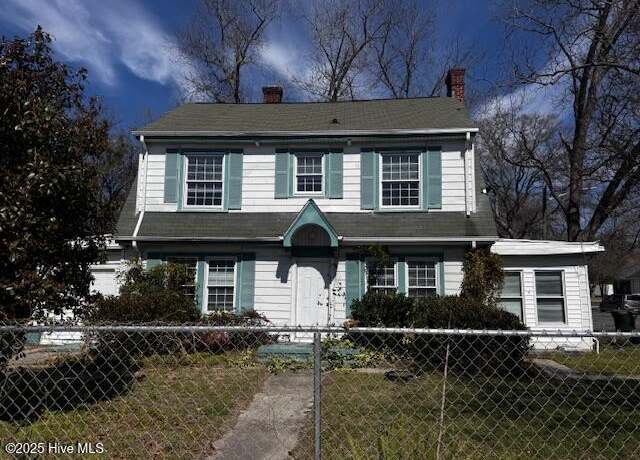 Property at 902 W 5th St, Greenville, NC 27834, 4 beds, 2.5 baths