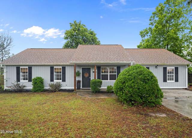 Property at 303 Foxtrace Ln, Hubert, NC 28539, 3 beds, 2 baths