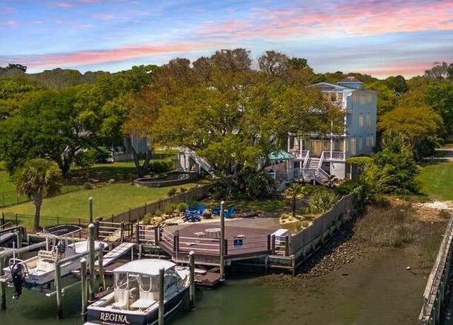 Property at 610 Trails End Rd, Wilmington, NC 28409, 5 beds, 4.5 baths