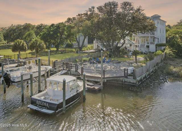Property at 610 Trails End Rd, Wilmington, NC 28409, 5 beds, 4.5 baths
