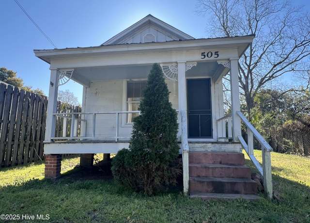 Property at 505 Telfair St, Washington, NC 27889, 2 beds, 1 bath