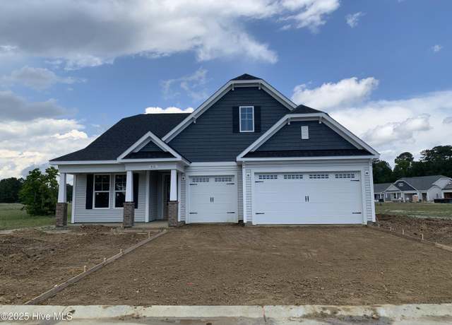 Property at 812 Gallop Dr, Calabash, NC 28467, 3 beds, 4 baths