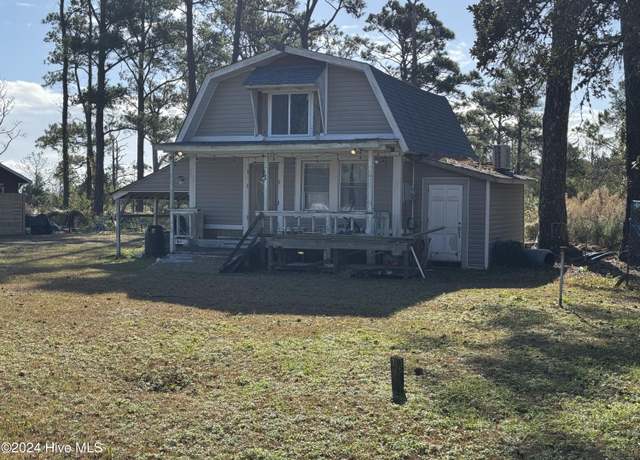Property at 188 Styron Creek Rd, Sea Level, NC 28577, 1 bed, 1.5 baths