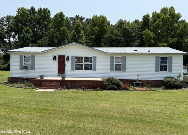 Property at 504 Dark Horse Ln, Clinton, NC 28328, 3 beds, 2 baths