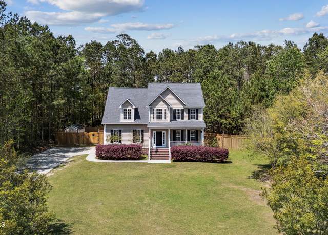 Property at 103 Chuckanut Dr, Hampstead, NC 28443, 3 beds, 2.5 baths