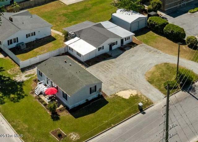 Property at 114 Pamlico St, Washington, NC 27889, 5 beds, 3 baths