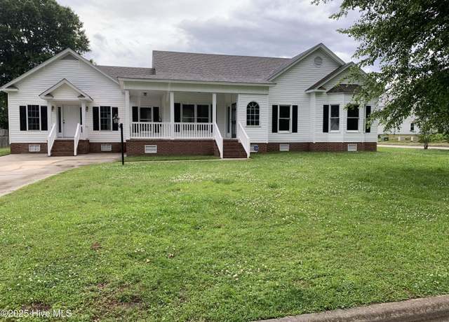 Property at 3700 Trace Dr, Wilson, NC 27893, 3 beds, 1.5 baths