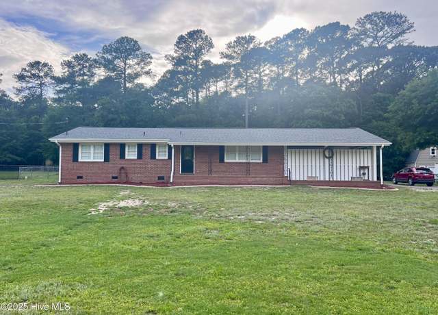 Property at 617 Ridge Dr, Goldsboro, NC 27530, 3 beds, 2 baths