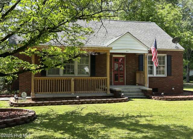 Property at 211 West Blvd, Laurinburg, NC 28352, 3 beds, 2 baths