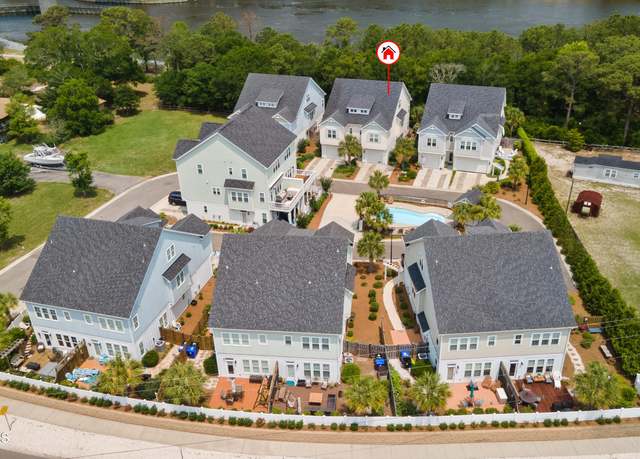 Property at 117 Bimini Townes Ln, Carolina Beach, NC 28428, 3 beds, 3.5 baths