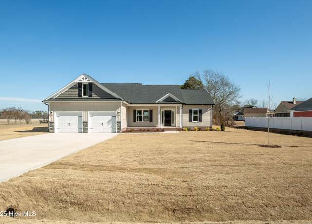 Property at 134 Cedar View Ln, Clinton, NC 28328, 3 beds, 2 baths