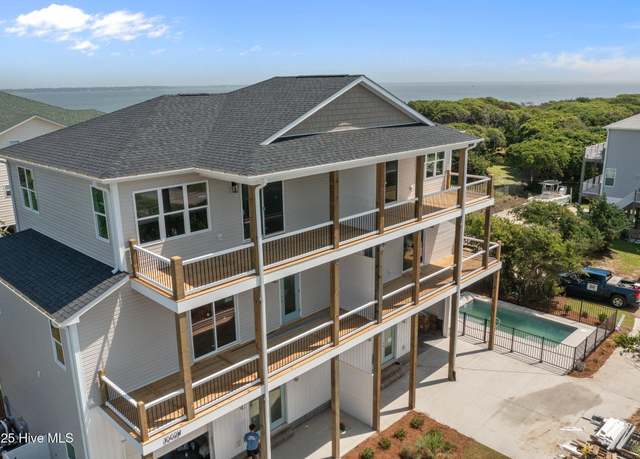 Property at 1002 Emerald Dr E, Emerald Isle, NC 28594, 4 beds, 3.5 baths