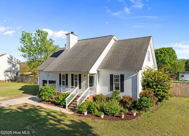Property at 105 Sedgefield Rd, Moyock, NC 27958, 3 beds, 2.5 baths