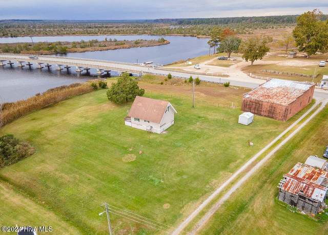 Property at 110 Wetherington Landing Rd, Stella, NC 28582, 3 beds, 1.5 baths