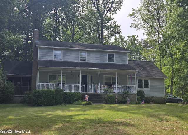 Property at 101 Hughes Ln, New Bern, NC 28560, 5 beds, 2.5 baths