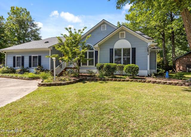 Property at 306 Channel Run Dr, New Bern, NC 28562, 4 beds, 2.5 baths