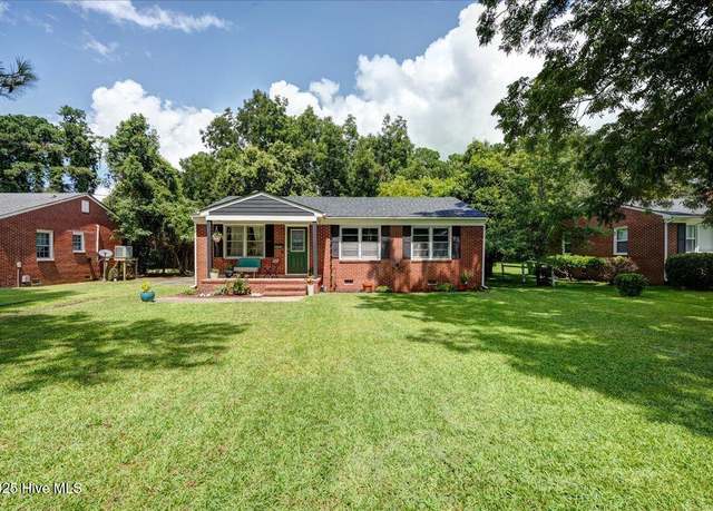 Property at 2102 Opal St, New Bern, NC 28560, 3 beds, 1 bath