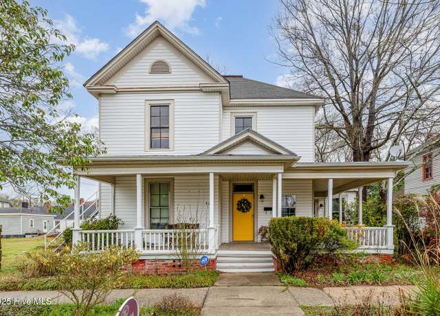 Property at 407 W Mulberry St, Goldsboro, NC 27530, 4 beds, 2.5 baths