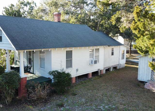 Property at 919 Seashore Dr, Atlantic, NC 28511, 2 beds, 1 bath