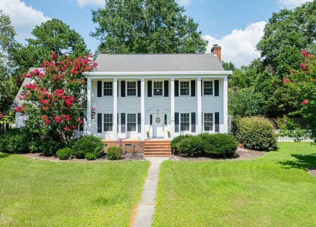 Property at 200 Maplewood Dr, Goldsboro, NC 27534, 4 beds, 2.5 baths