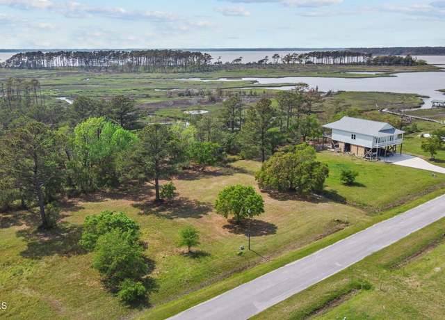 Property at 127 Jade St, Beaufort, NC 28516