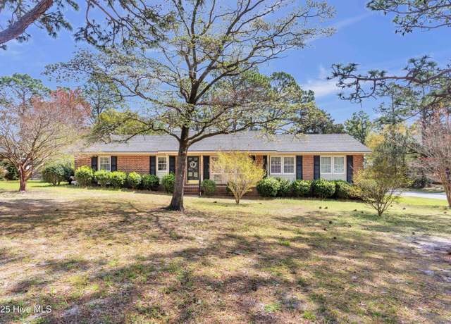 Property at 302 Shamrock Drive Dr, Wilmington, NC 28409, 3 beds, 1.5 baths