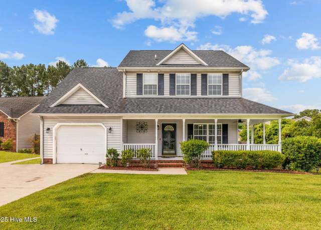 Property at 902 Huff Dr, Jacksonville, NC 28546, 4 beds, 2.5 baths