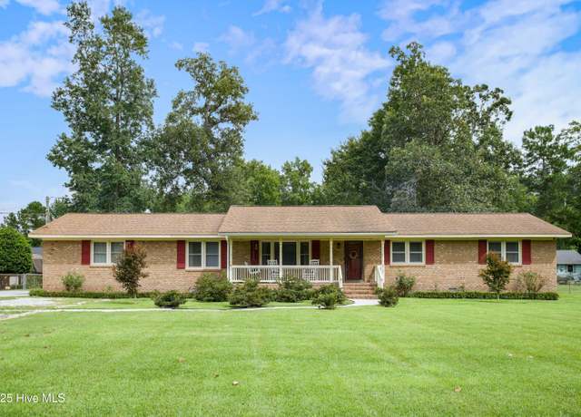 Property at 9135 Sue Cir NE, Leland, NC 28451, 3 beds, 2.5 baths