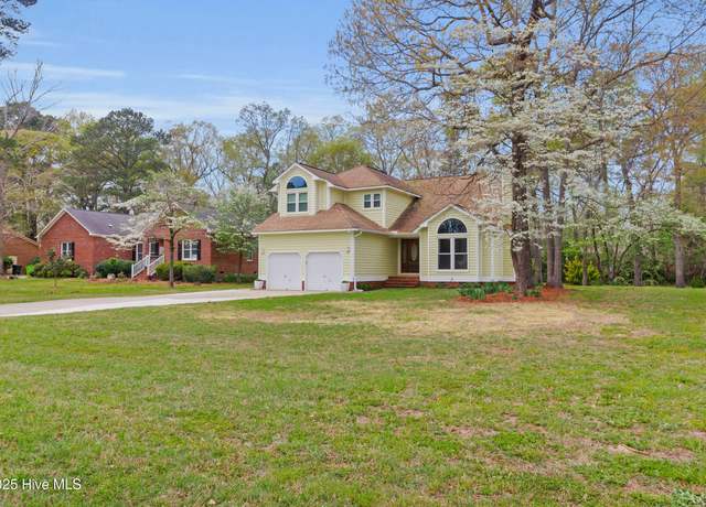 Property at 2314 Crestview Dr, New Bern, NC 28562, 3 beds, 2.5 baths