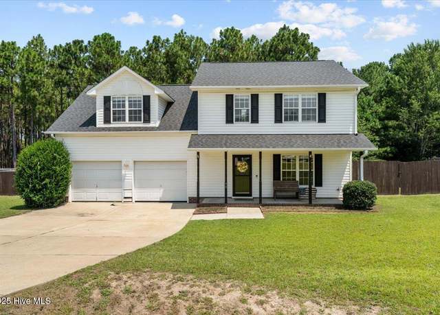 Property at 90 Parkton Ct W, Sanford, NC 27332, 3 beds, 2.5 baths