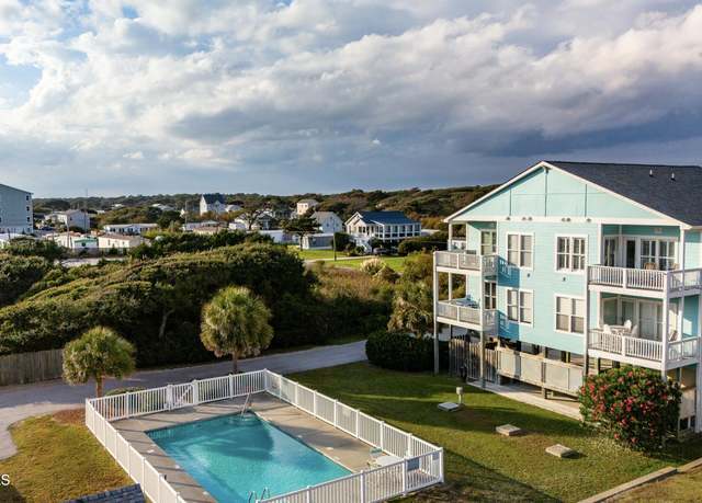 Property at 105 Beachwood Dr Unit 1c, Atlantic Beach, NC 28512, 2 beds, 2 baths