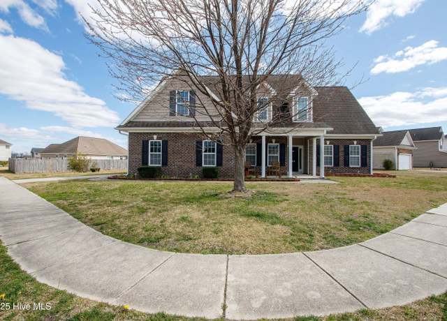 Property at 264 Silver Hills Dr, Jacksonville, NC 28546, 4 beds, 2.5 baths