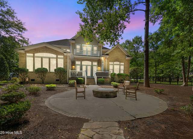 Property at 125 Falling Water Way, Wallace, NC 28466, 5 beds, 4.5 baths