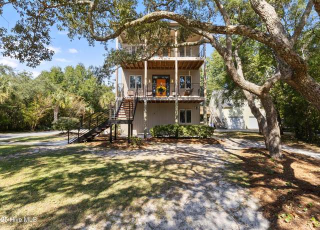 Property at 410 Lewis Dr, Carolina Beach, NC 28428, 3 beds, 3.5 baths