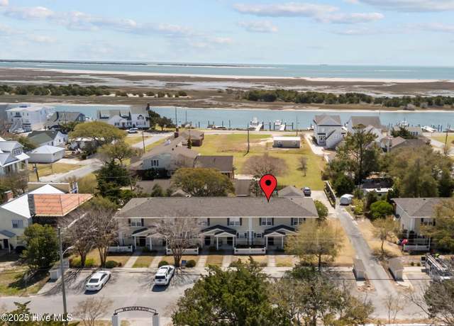 Property at 1312 Ann St #5, Beaufort, NC 28516, 2 beds, 1.5 baths