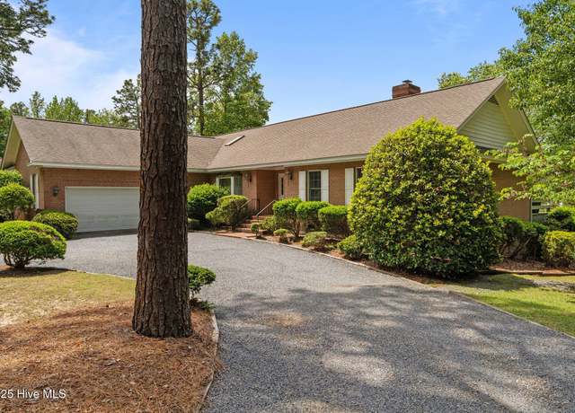 Property at 11 Chestnut Ln, Pinehurst, NC 28374, 3 beds, 3 baths