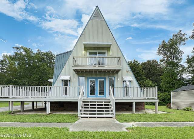 Property at 211 Country Club Blvd, Jacksonville, NC 28540, 2 beds, 2 baths