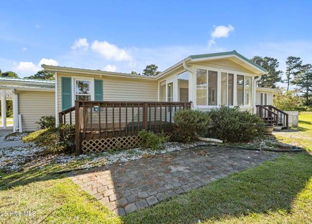Property at 610 Galley Ct, Hampstead, NC 28443, 2 beds, 2 baths
